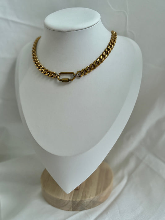 Zalia Carabiner Chain